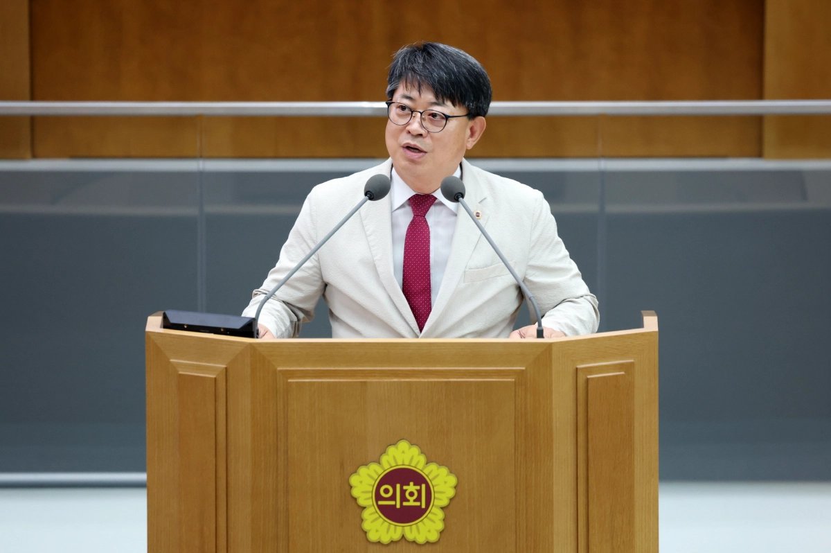 김재훈 의원이 5일 열린 제387회 정례회 제2차 본회의 대집행부 질문을 하고 있다.(사진=경기도의회)