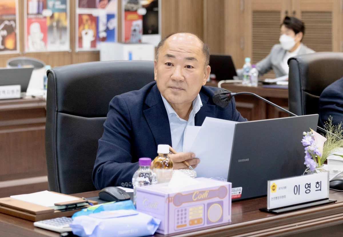 이영희 의원이 10일 열린 2025년 행정사무감사에서 남양주소방서를 대상으로 질의하고 있다.(사진=경기도의회)