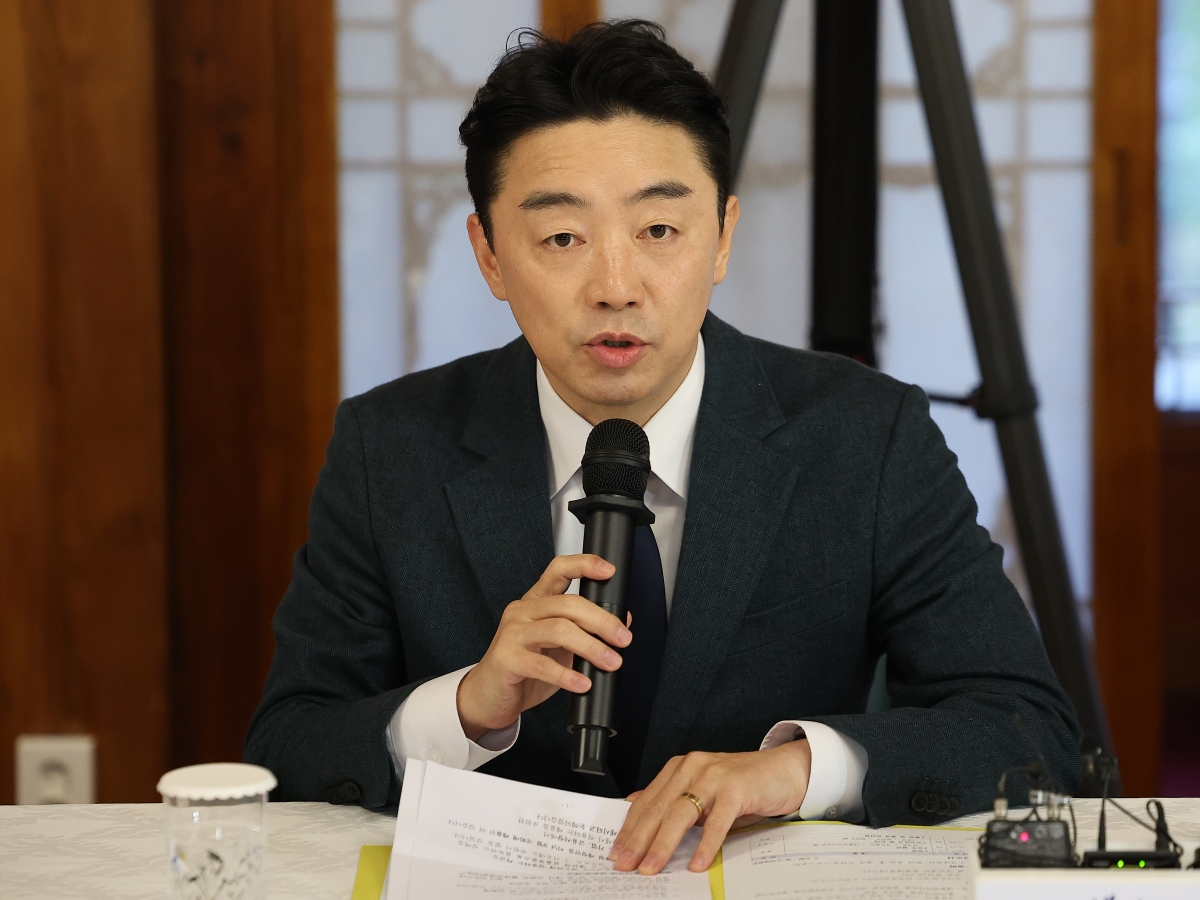 고위당정협의회 발언하는 강훈식 비서실장