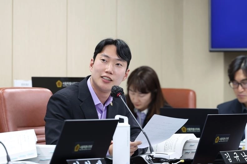 2025년 행정사무감사에서 질의하는 김규남 의원