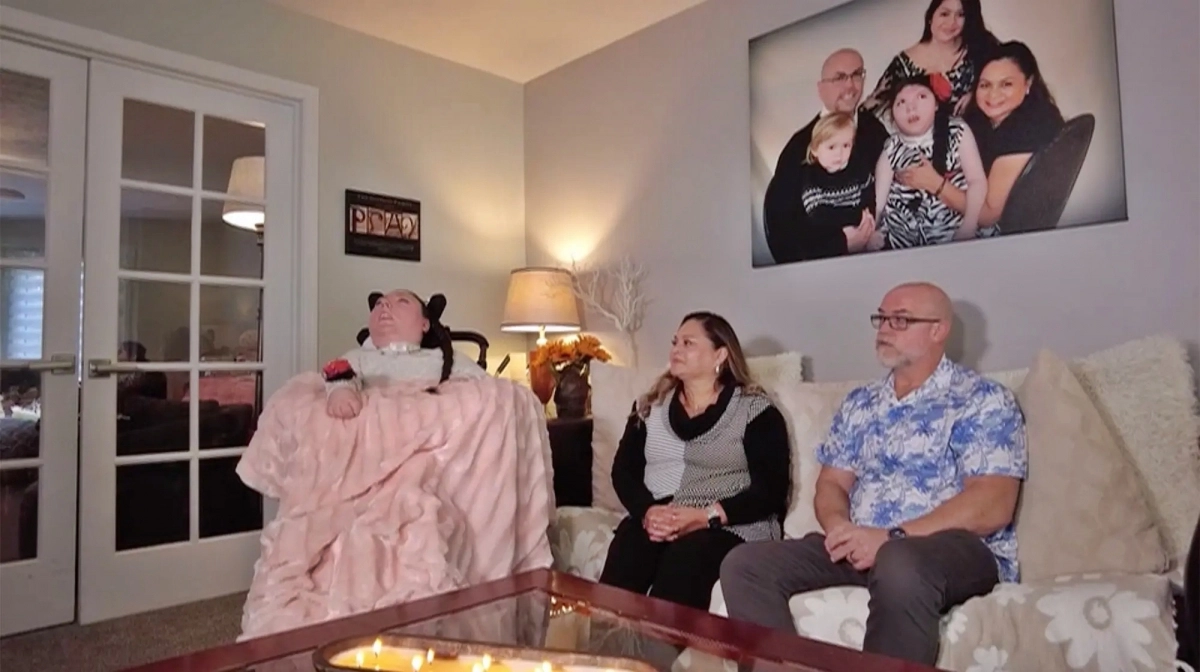 7일(현지시간) 미국 abc뉴스 계열 KETV는 네브래스카주 오마하에 사는 알렉스 심슨이 지난 4일 20세 생일을 맞았다고 전했다. 2025.11.7 KETV 화면