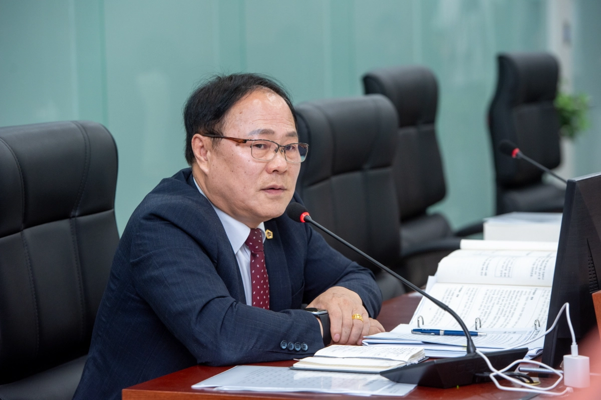 박재용 의원이 11월 10일 열린 제387회 정례회 보건복지위원회 행정사무감사에서 질의하고 있다.(사진=경기도의회)