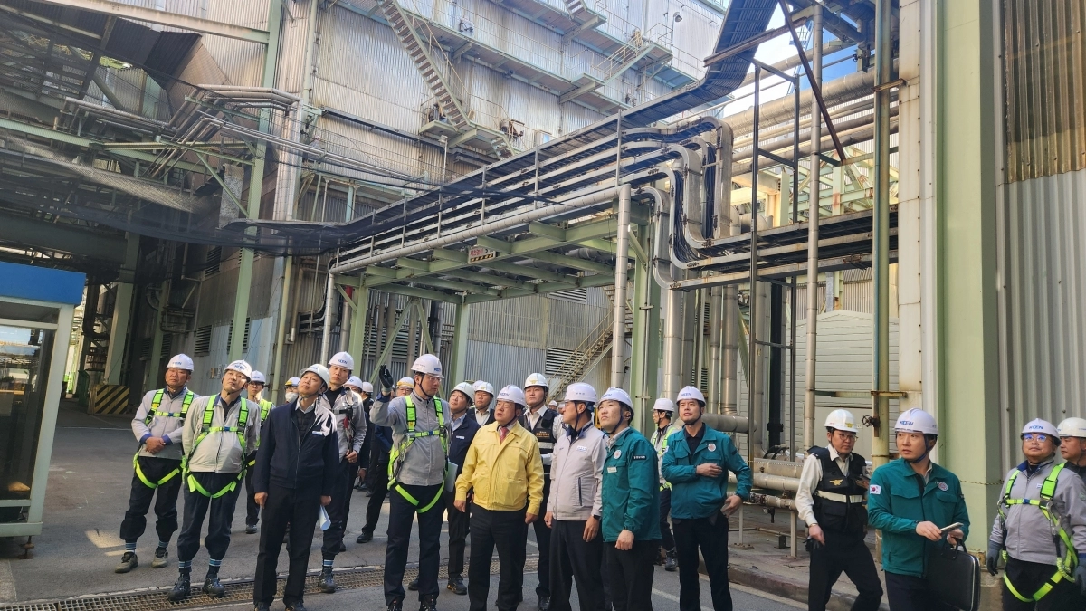한국남동발전 삼천포발전본부 점검 모습. 2025.11.10. 경남도 제공