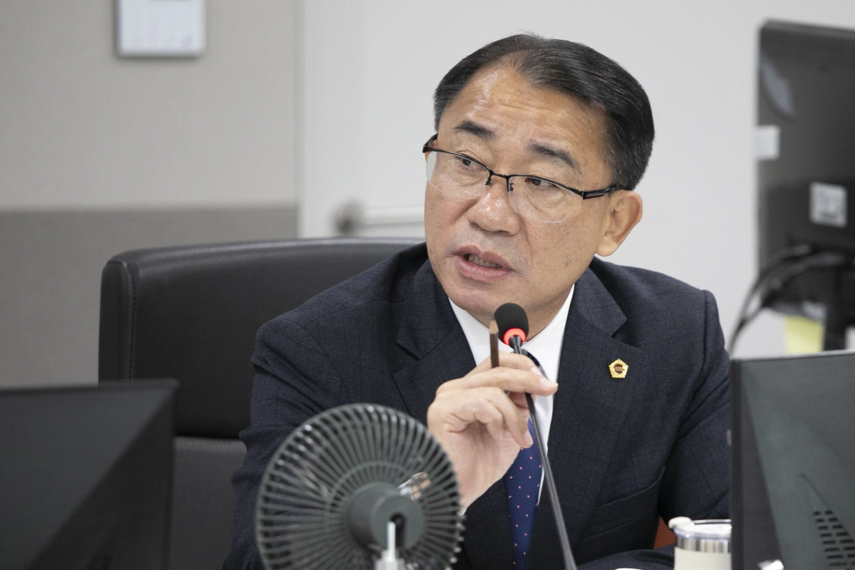 김선영 의원이 11월 10일 진행된 사회혁신경제국 및 경기도사회적경제원 대상 행정사무감사에서 질의하고 있다.(사진=경기도의회)