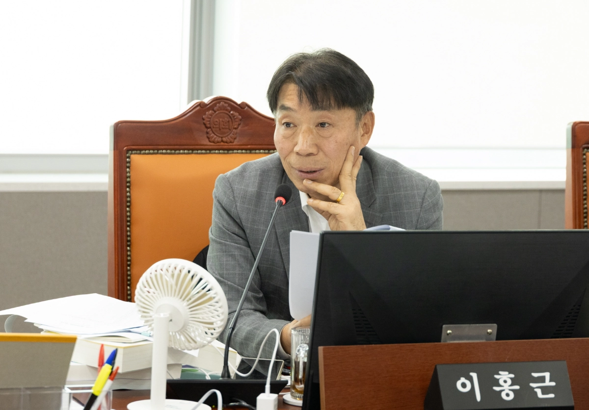 이홍근 의원이 11월 10일 열린 제387회 정례회 행정사무감사에서 질의하고 있다.(사진=경기도의회)
