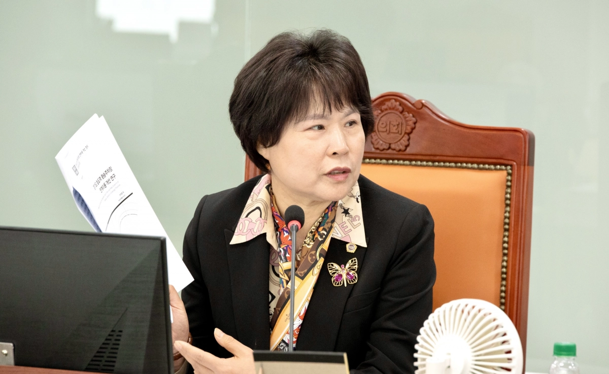 서성란 의원이 10일 경기도의회 건설교통위원회에서 열린 2025년 경기도 행정사무감사에서 질의하고 있다.(사진=경기도의회)
