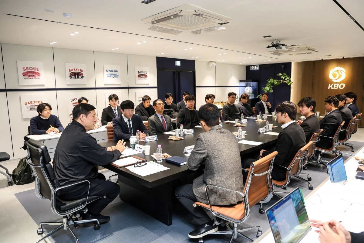 KBO·선수협회, 피치클록·아시아쿼터 등 현안 논의