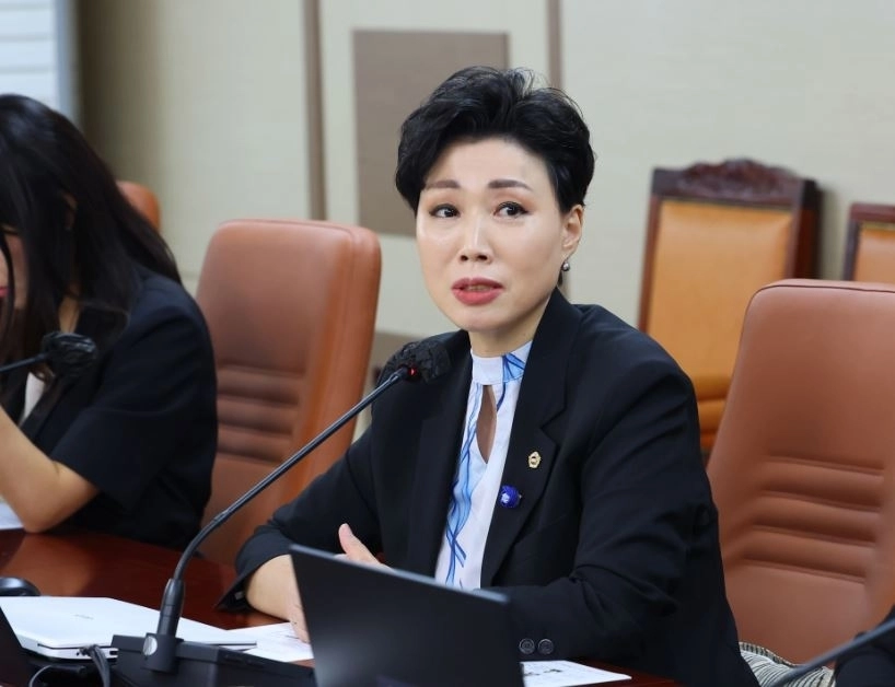 11일 열린 서울시의회 제333회 정례회 제4차 교육위원회 행정사무감사에서 질의하는 최재란 의원