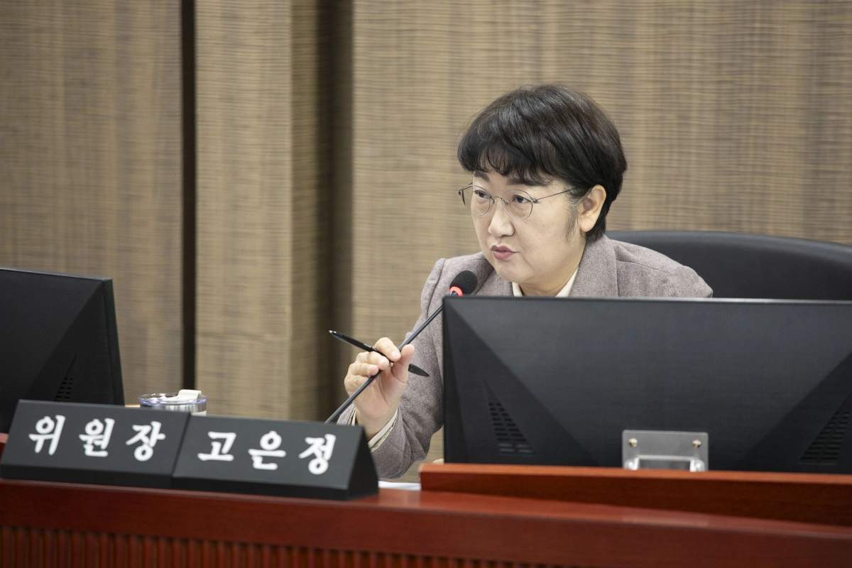 고은정 위원장이 7일 제387회 정례회 경제노동위원회 행정사무감사에서 피감기관을 상대로 질의하고 있다.(사진=경기도의회)