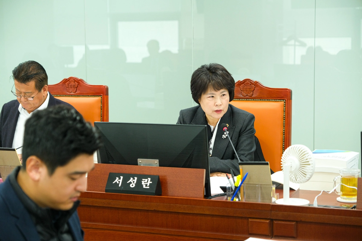 서성란 의원이 11일 열린 2025년도 경기도 행정사무감사에서 피감기관을 상대로 질의하고 있다.(사진=경기도의회)