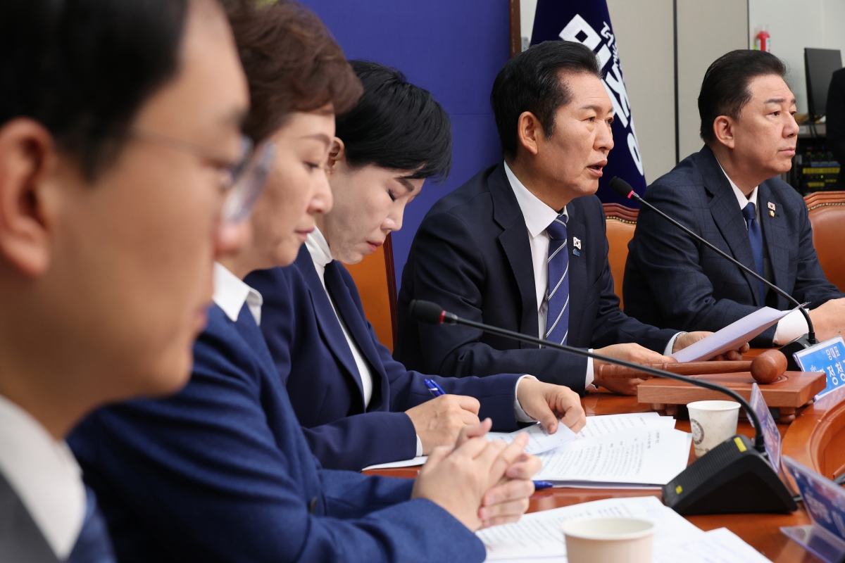 최고위서 발언하는 정청래 대표