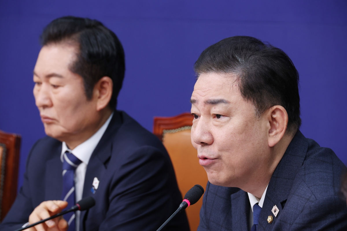 김병기 더불어민주당 원내대표가 12일 국회에서 열린 최고위원회의에서 발언하고 있다. 2025.11.12 연합뉴스