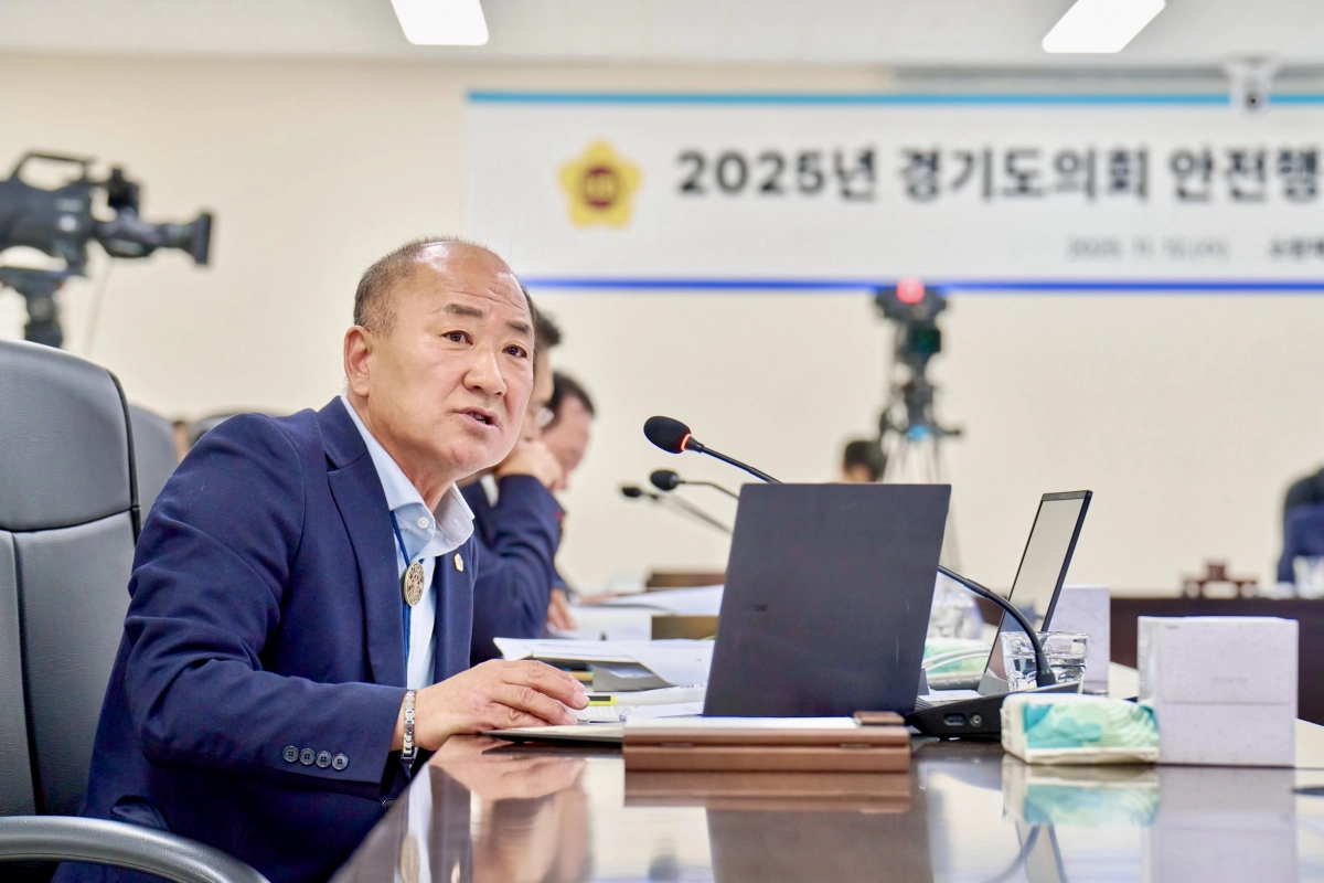 이영희 의원이 12일 경기도소방재난본부를 대상으로 한 2025년 행정사무감사에서 피감기관을 상대로 질의하고 있다.(사진=경기도의회)