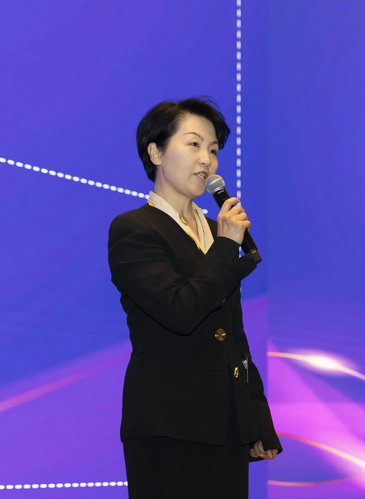 11일 서울 서초구 JW 메리어트 호텔 서울에서 열린 사단법인 WIN 제33회 차세대 여성리더 컨퍼런스에서 김미진 WIN 회장이 환영사를 하고 있다. 2025.11.12 사단법인 WIN 제공