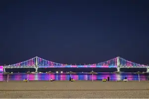 부산 상징 광안대교 12년만에 새단장...고급화된 경관조명
