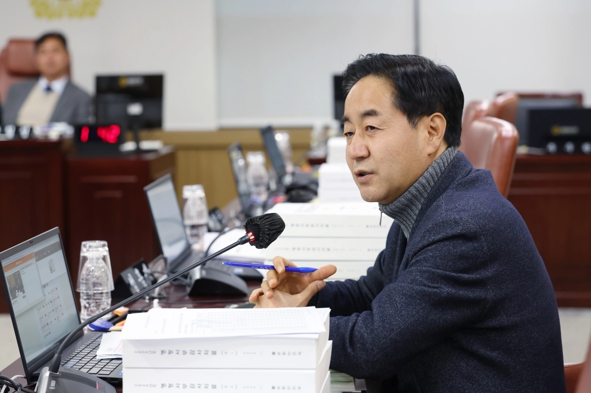 행정사무감사에서 발언 중인 최민규 서울시의원