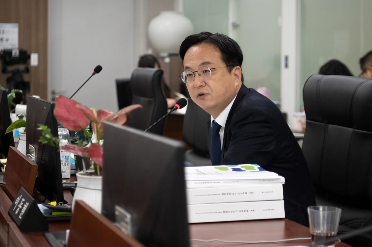 이동현 의원이 10일 열린 경기도 농수산생명과학국 대상 행정사무감사에서 피감기관을 상대로 질의하고 있다.(사진=경기도의회)