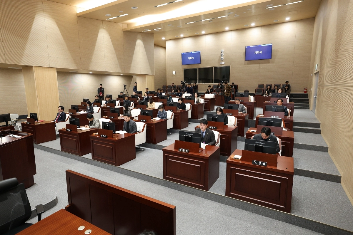 동작구의회가 구민 삶과 직결된 주요 정책을 심의하고 미래 동작의 방향을 결정지을 41일간의 제344회 제2차 정례회를 시작했다. 동작구의회 제공