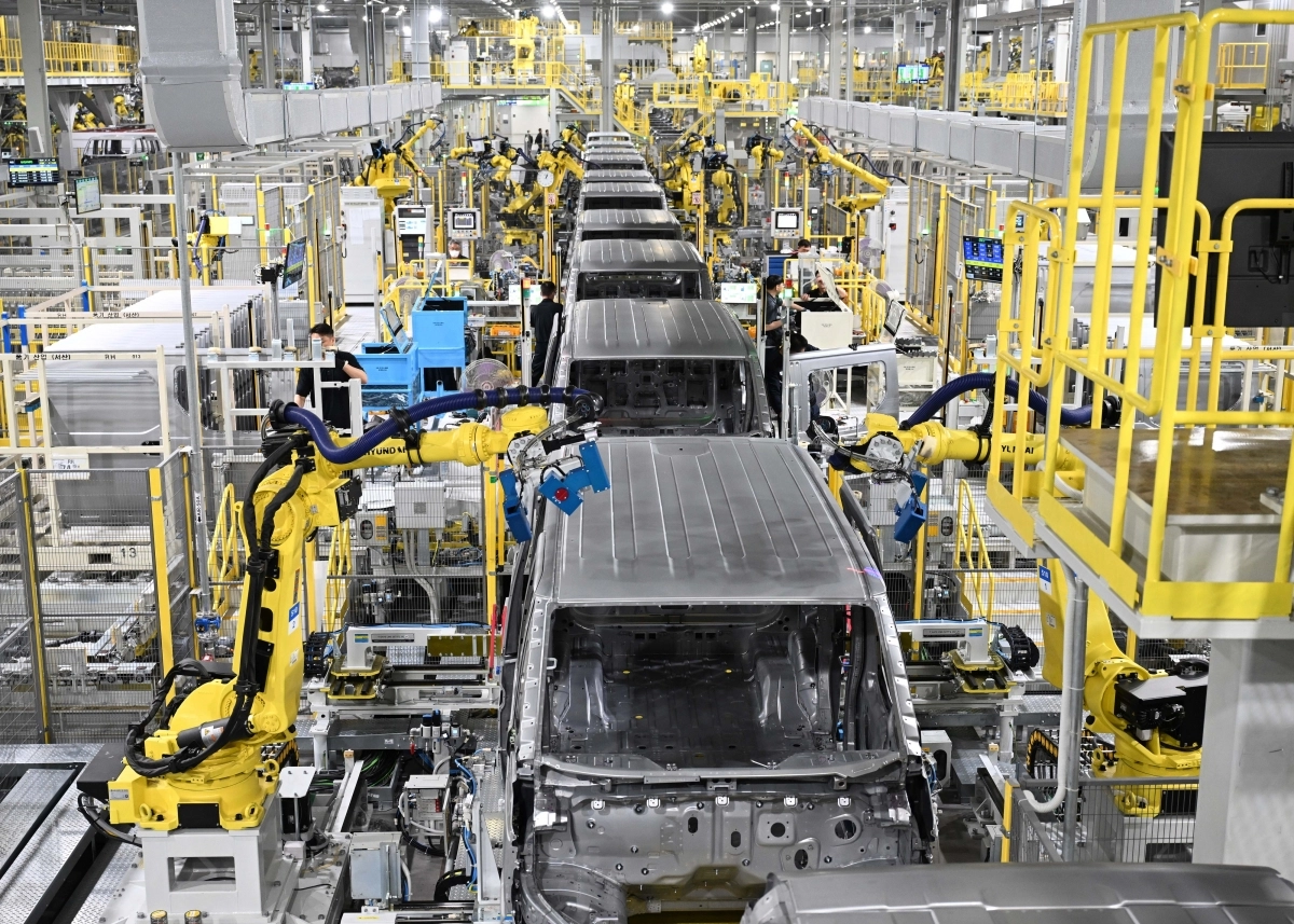 화성 이보 플랜트 East 차체 용접 생산라인 모습. 기아 제공