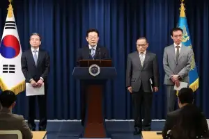 李대통령 “중국과 대화 통해 관계 발전·한반도 평화 이어갈 것”