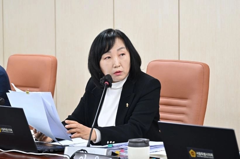 질의하는 이영실 의원