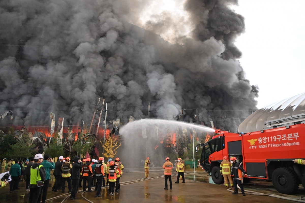 천안 이랜드패선 물류센터 화재 현장. 충남도 제공