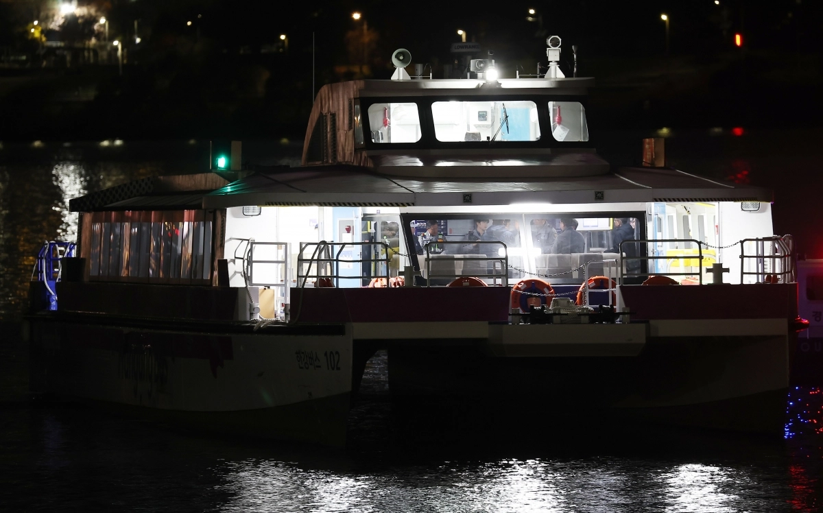 운행 도중 멈춘 한강버스