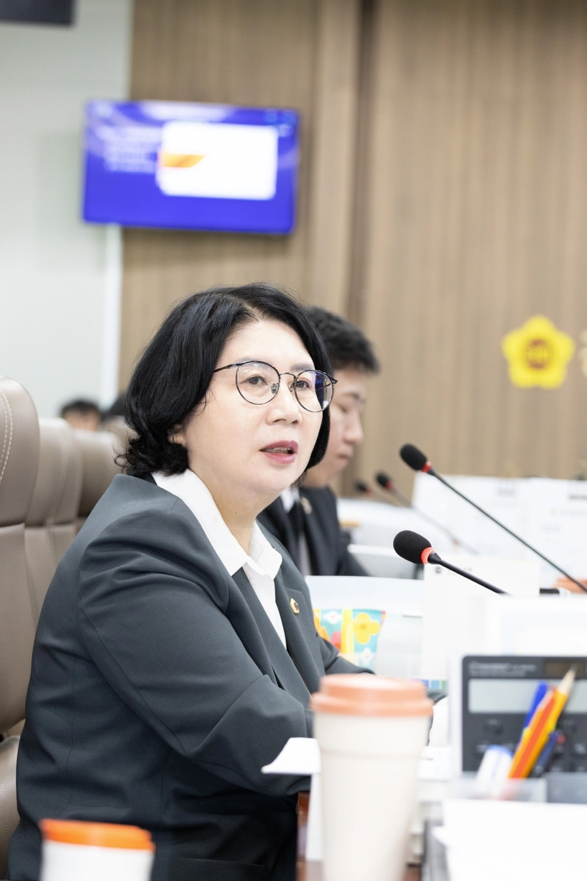 이서영 의원이 14일 열린 경기도교육청 행정국 행정사무감사에서 피감기관을 상대로 질의하고 있다.(사진=경기도의회)