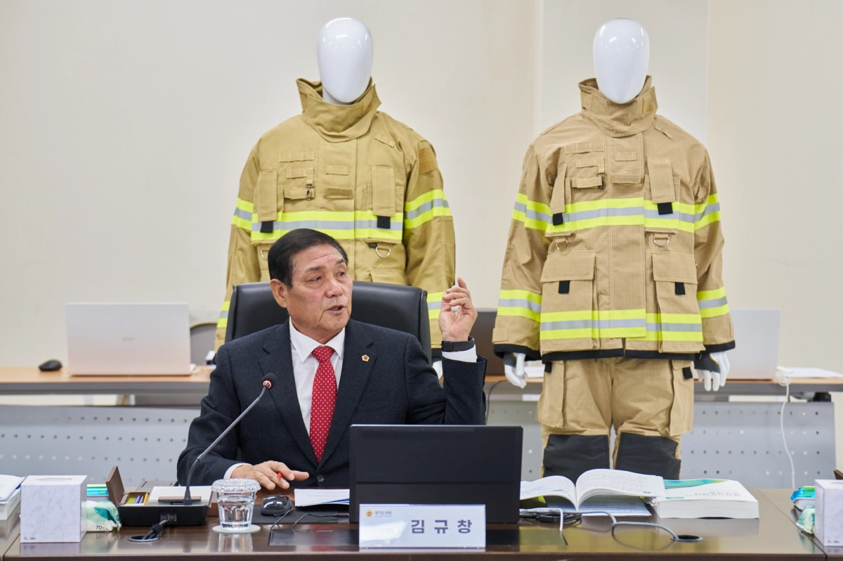 김규창 부의장이 경기도 소방재난본부에 대한 2025년 경기도 행정사무감사 안전행정위원회 현장감사에서 피감기관을 상대로 질의하고 있다.(사진=경기도의회)