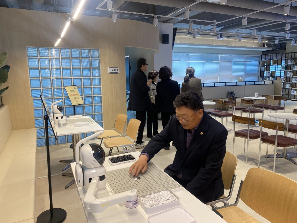 현장 점검중인 김영철 의원