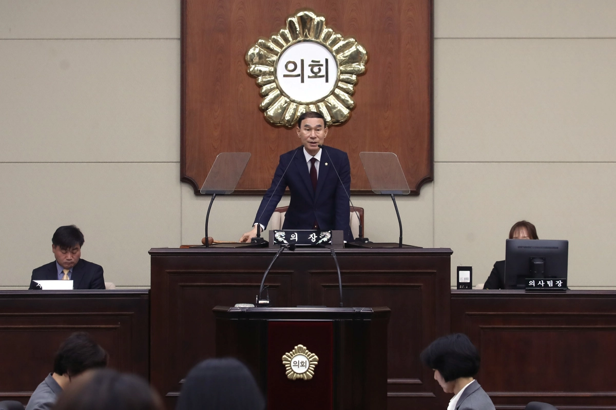 지난 17일 서초구의회 제345회 제2차 정례회 제1차 본회의에서 고선재 의장이 개회사를 하고 있다. 서초구의회 제공