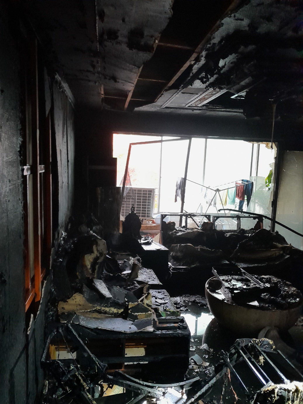 지난 17일 오후 2시55분쯤 대구 달서구 월성동 월성우방아파트에서 불이 나 5500만원(소방서 추산) 상당의 재산 피해가 났다. 대구소방안전본부 제공