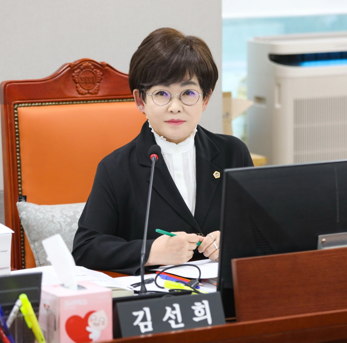 김선희 의원이 18일 경기도의회 교육기획위원회의 2025년도 행정사무감사에서 피감기관을 상대로 질의하고 있다.(사진=경기도의회)