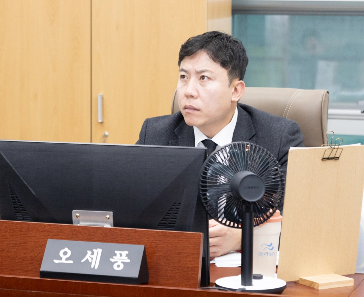 오세풍 의원이 14일 실시한 2025년 행정사무감사에서 피감기관을 상대로 질의하고 있다.(사진=경기도의회)