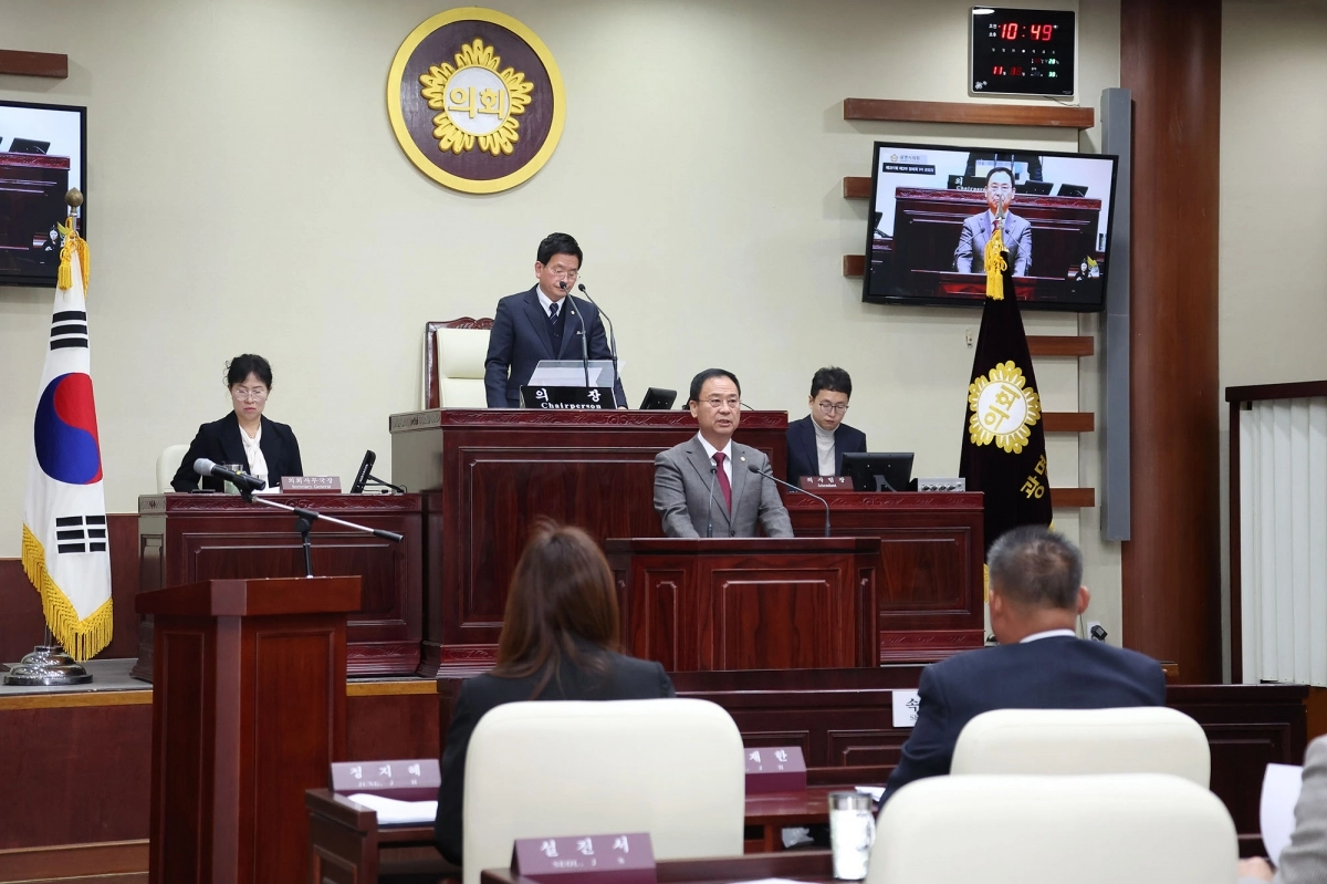 광명시의회는 제297회 제2차 정례회 제1차 본회의에서 이지석 의장이 대표발의한 해당 결의문을 채택했다. 광명시의회 제공