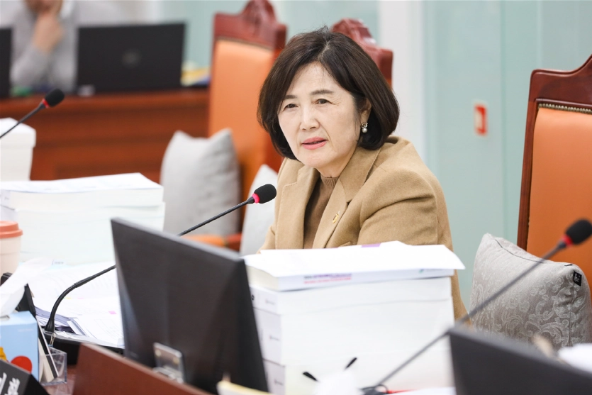 김영희 의원이 18일 열린 2025년도 경기도교육청 행정사무감사에서 피감기관을 상대로 질의하고 있다.(사진=경기도의회)