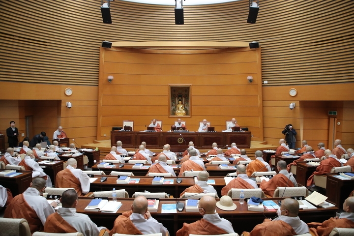 19일 열린 조계종 중앙종회 모습. 조계종 제공.