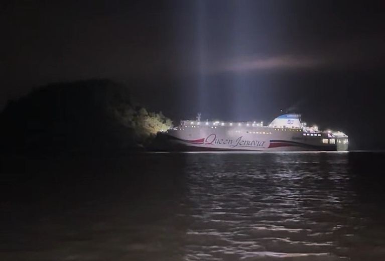 전남 신안 해상서 267명 태운 여객선 좌초