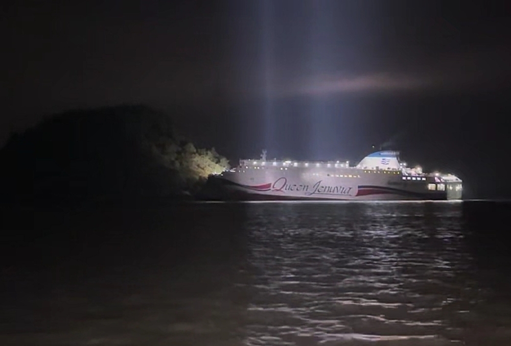 전남 신안 해상서 267명 태운 여객선 좌초