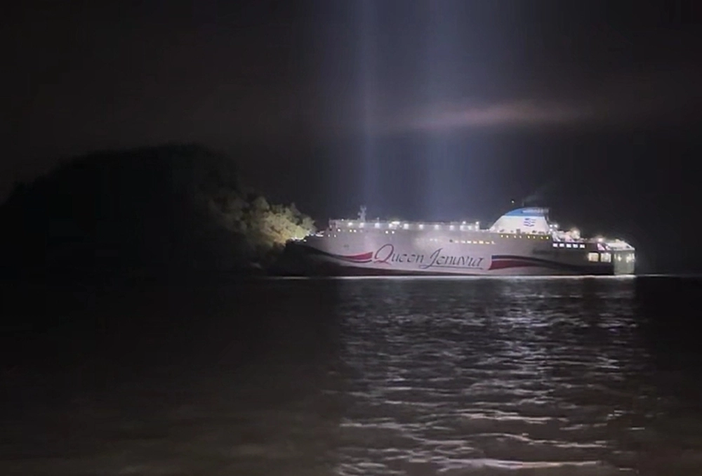 전남 신안 해상서 267명 태운 여객선 좌초