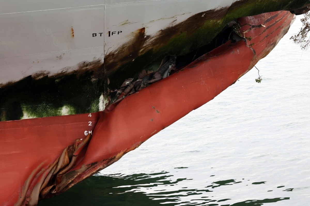 파손된 퀸제노비아2호 선두