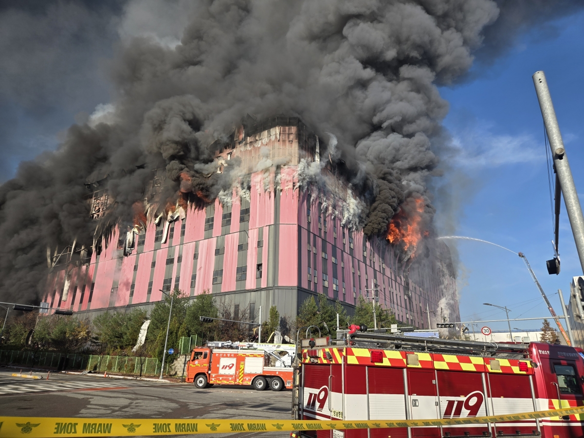 천안 이랜드패선 물류센터 화재. 서울신문DB