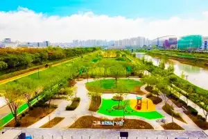 주말마다 풀 예약… ‘구로 피크닉가든’ 북적