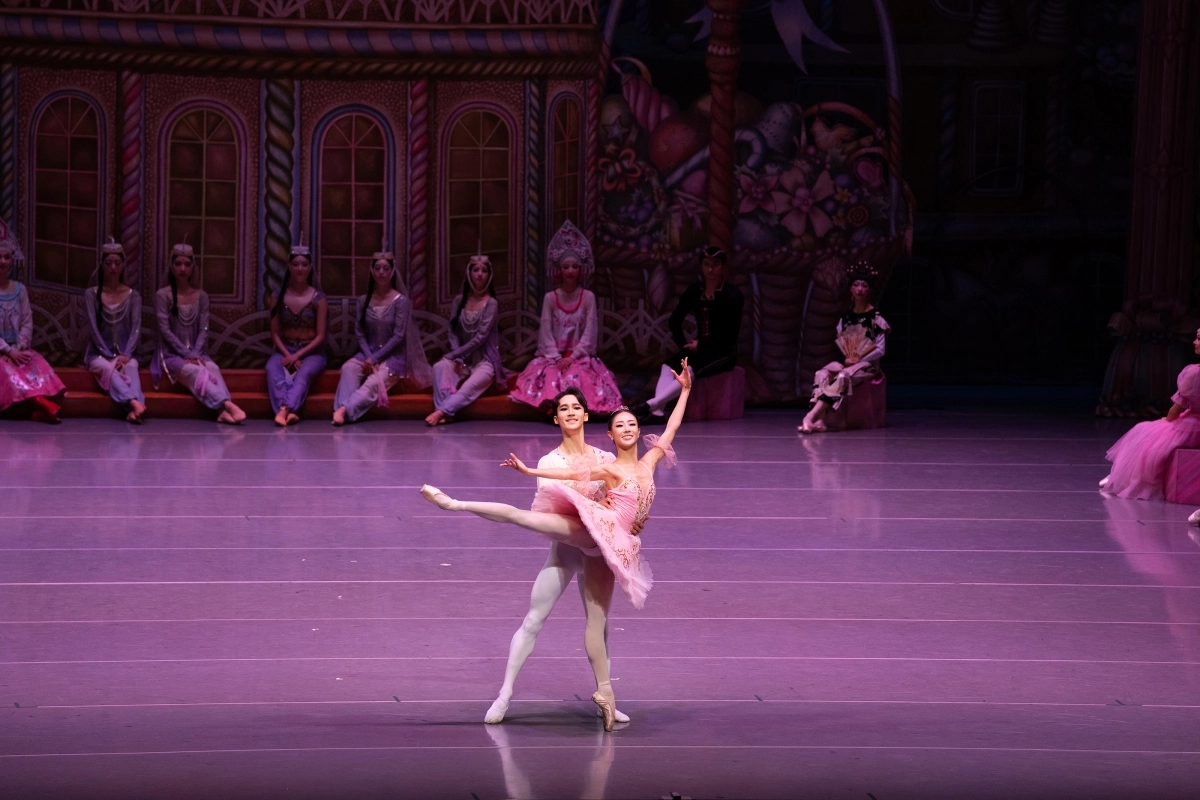 2막 그랑 파드되(2인무)를 추는 유니버설발레단의 이유림·임선우. 유니버설발레단 제공