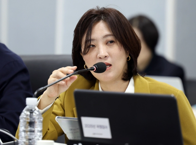 최보윤 국민의힘 의원이 지난달 24일 국민연금공단에서 열린 국회 보건복지위원회 국정감사에서 질의하고 있다. 연합뉴스