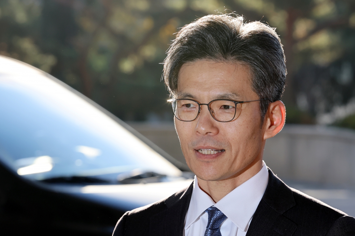 질문에 답하는 박철우 신임 중앙지검장