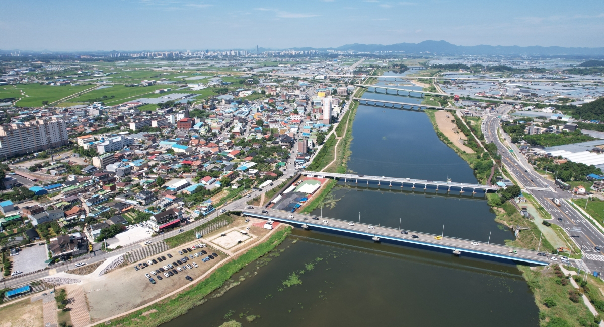 나주시가 기존 남평강변도시 성공 경험을 확장해 ‘남평 제2강변도시 개발사업’을 본격 추진한다. 사진은 남평강변도시 일대 전경.  나주시제공