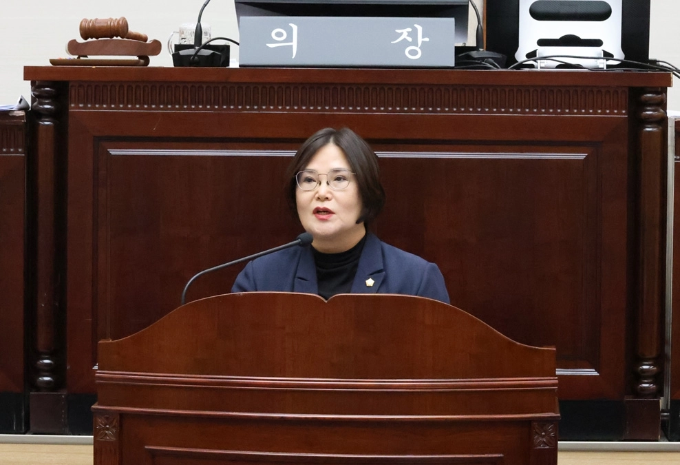 황금선 의원이 지난 20일 열린 용산구의회 제302회 정례회에서 ‘교육환경 보호에 관한 법률’ 개정을 촉구하고 있다. 용산구의회 제공