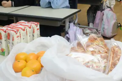 학교 비정규직 릴레이 파업…이틀째 멈춘 학교 급식·돌봄