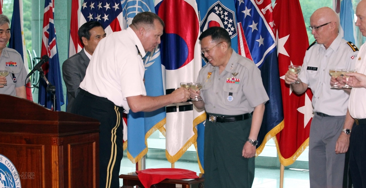 전인범 전 특전사령관은 대표적인 미국통 가운데 한 명으로 꼽힌다. 육군사관학교 37기로 2005년 미국 동성훈장, 2016년 미군 통합특수전사령부 훈장 등 한미 정부로부터 11개의 훈장을 받았다. 2023년 8월에는 미국인이 아닌 사람 중 최초로 미육군협회의 석좌위원으로 위촉되기도 했다. 서울신문DB